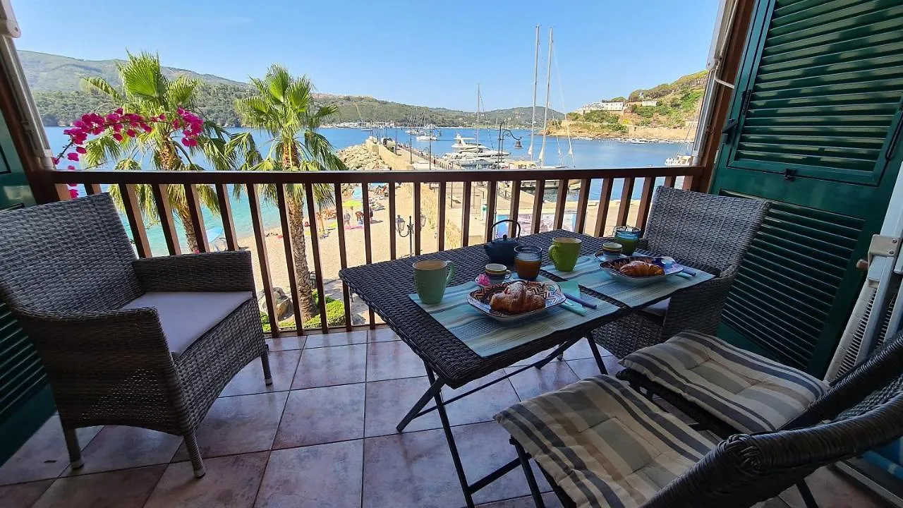 La Pianotta Sulla Spiaggia Porto Azzurro 0*,  Italia