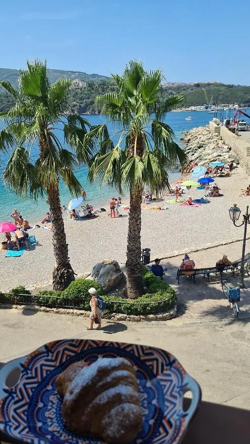 La Pianotta Sulla Spiaggia Porto Azzurro 0*,  Italia